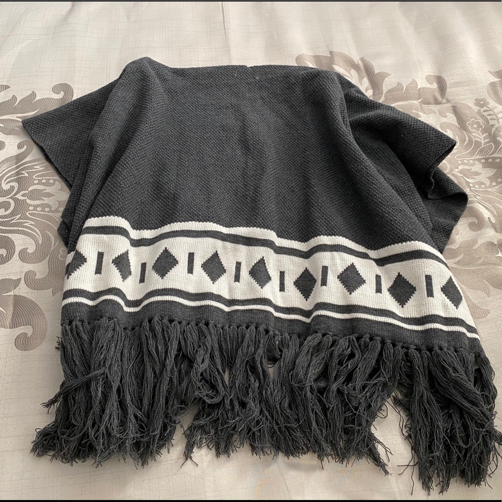 Women’s poncho